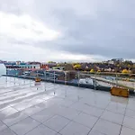 Flat 38, Axis - Centre, Roof Terrace, Free Parking Leeds (West Yorkshire)
