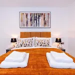 Flat 38, Axis - Centre, Roof Terrace, Free Parking * Leeds (West Yorkshire)