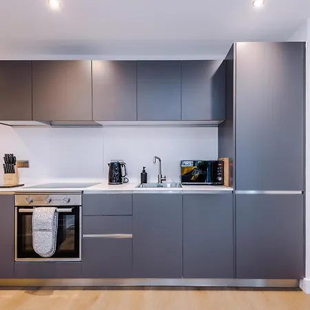 Flat 38, Axis - Centre, Roof Terrace, Free Parking *