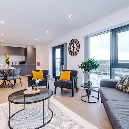 Daire Flat 38, Axis - Centre, Roof Terrace, Free Parking *