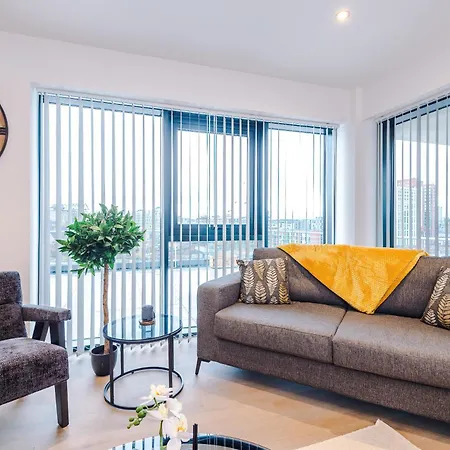 Flat 38, Axis - Centre, Roof Terrace, Free Parking * Leeds (West Yorkshire)