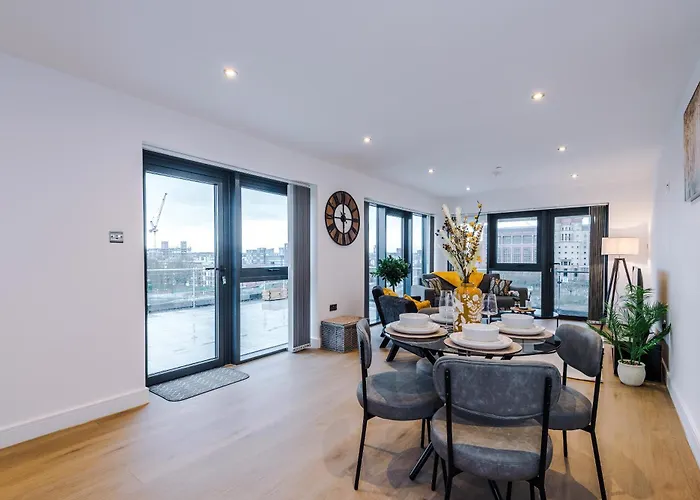 Apartment Flat 38, Axis - Centre, Roof Terrace, Free Parking *