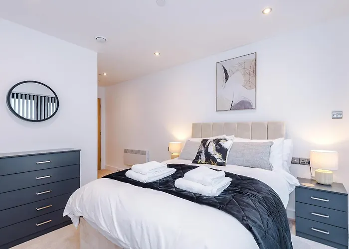 Flat 38, Axis - Centre, Roof Terrace, Free Parking *